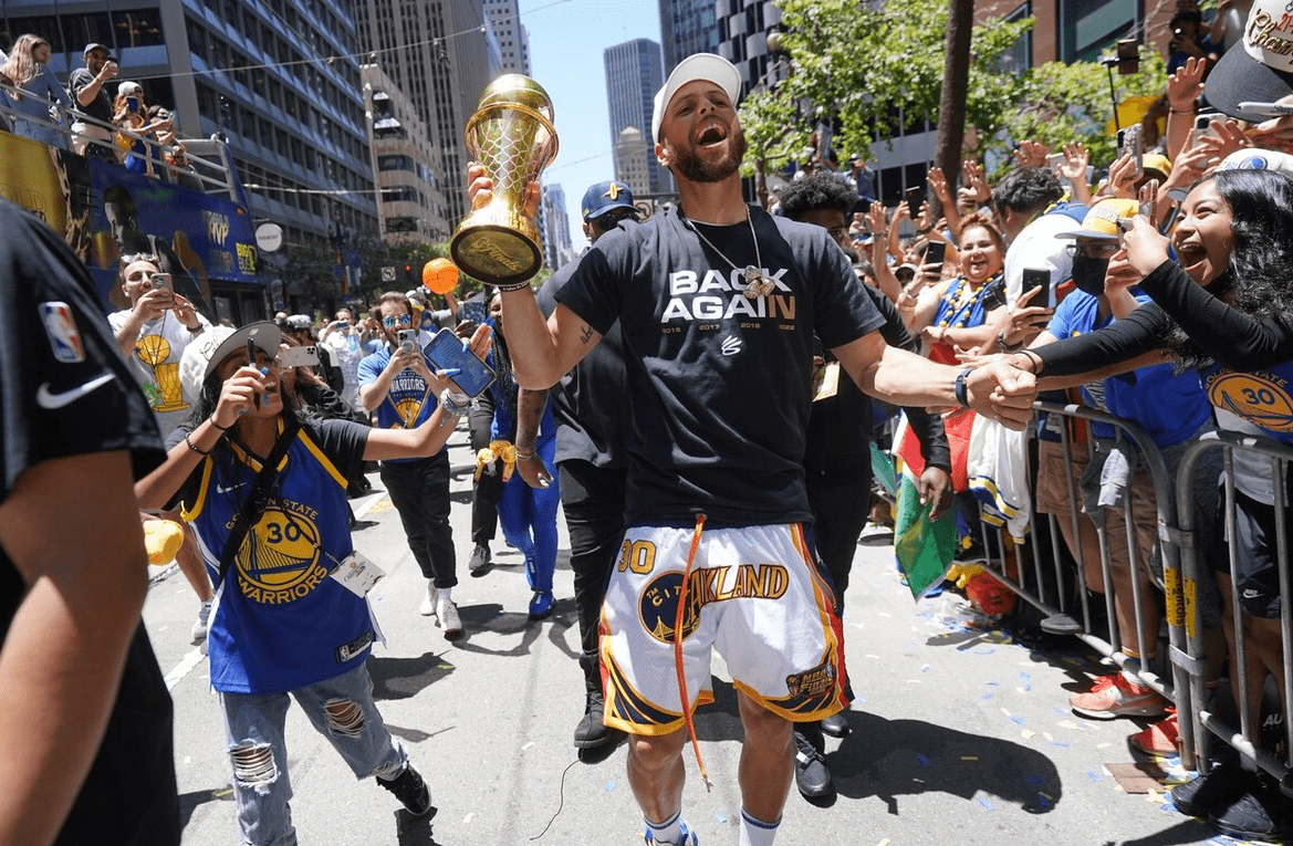 九游棋牌官网转会期多伦多猛龙官宣签约——NBA常规赛节点到来，质疑声仍在，临场指挥获称赞的简单介绍